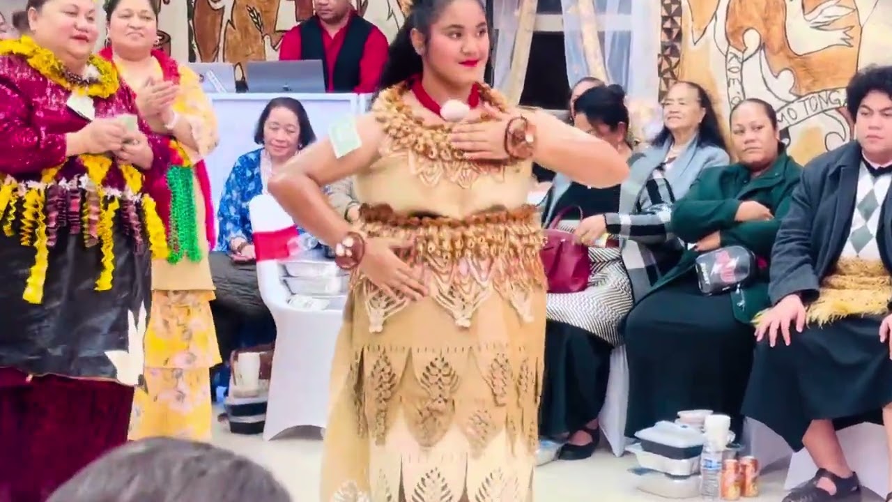 Fatai Holi jr: 12yrs old dancing to Play Fair blue.