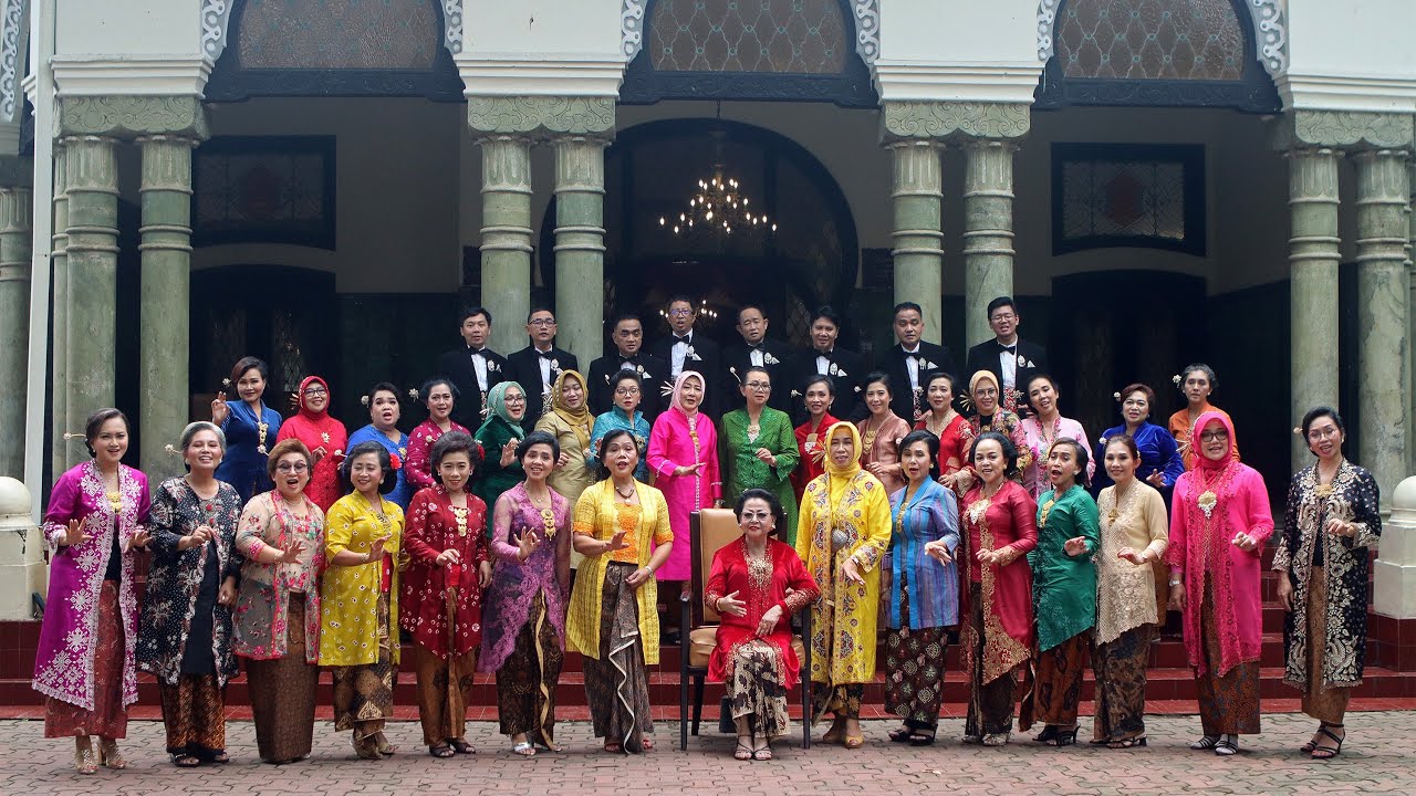 ADISWARA GADJAH MADA ft. WALDJINAH SEMUSIM (Eros Djarot)