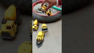 Mummy Hold Beta Rickshaw Pushing Cars