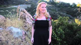 Susan Wheeler as Mimi, in "Si, mi chiamano Mimi"