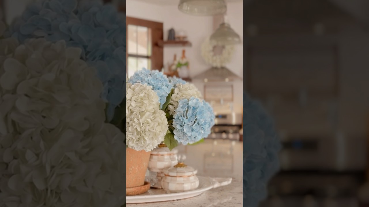 Decorating my kitchen for summer in blue & white 💙