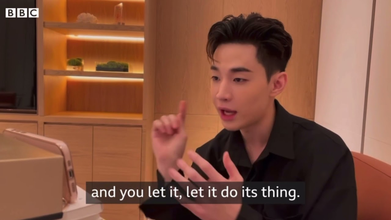 c News Former K Pop Star Henry Lau S Art Work On Show In London 헨리 刘宪华 Youtube