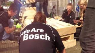 Uniikki Design-Aurinkotuoli Kuormalavoista Jalkapallojuhlaan