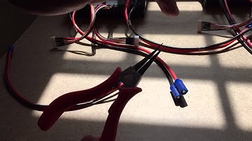 Disconnecting EC5 connectors with C clip pliers