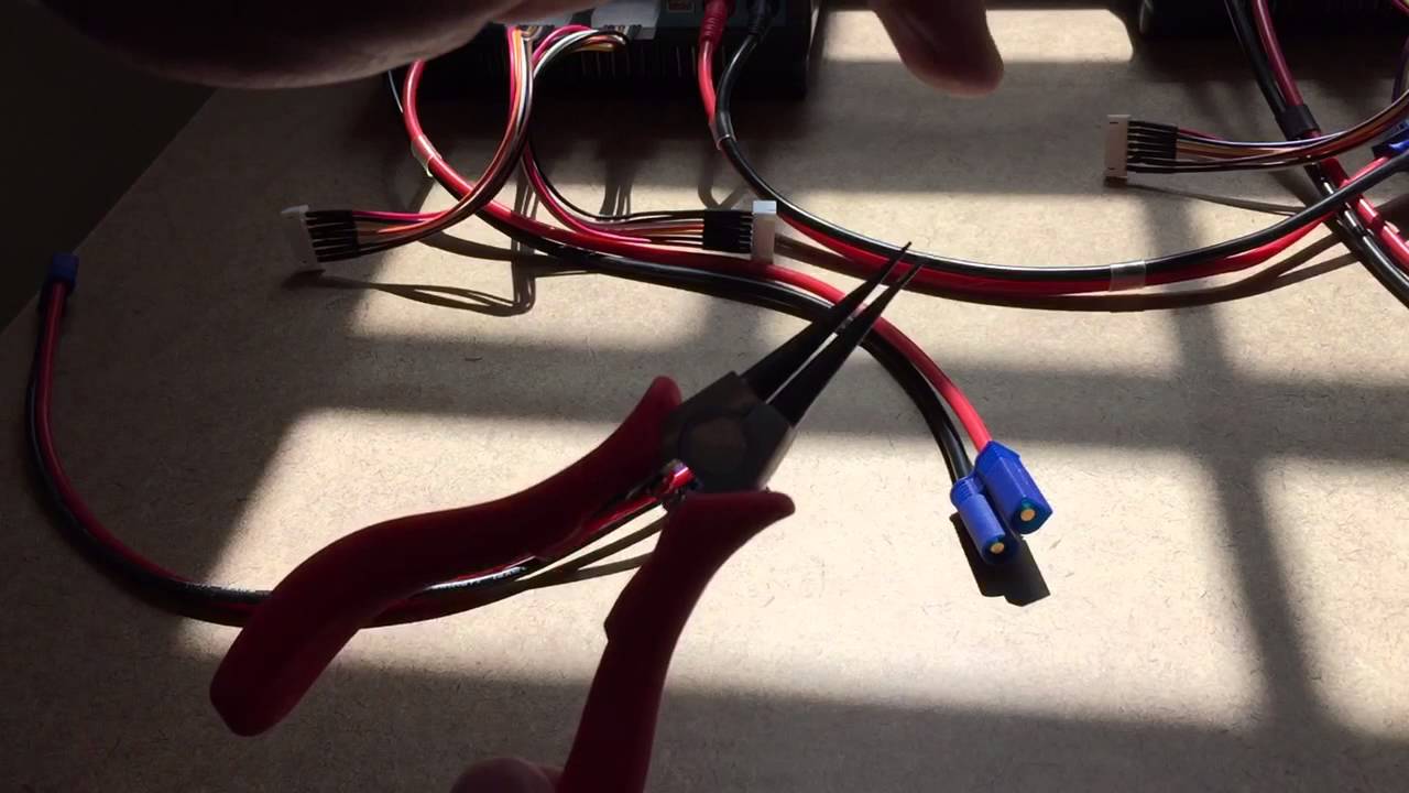 Disconnecting EC5 connectors with C clip pliers YouTube