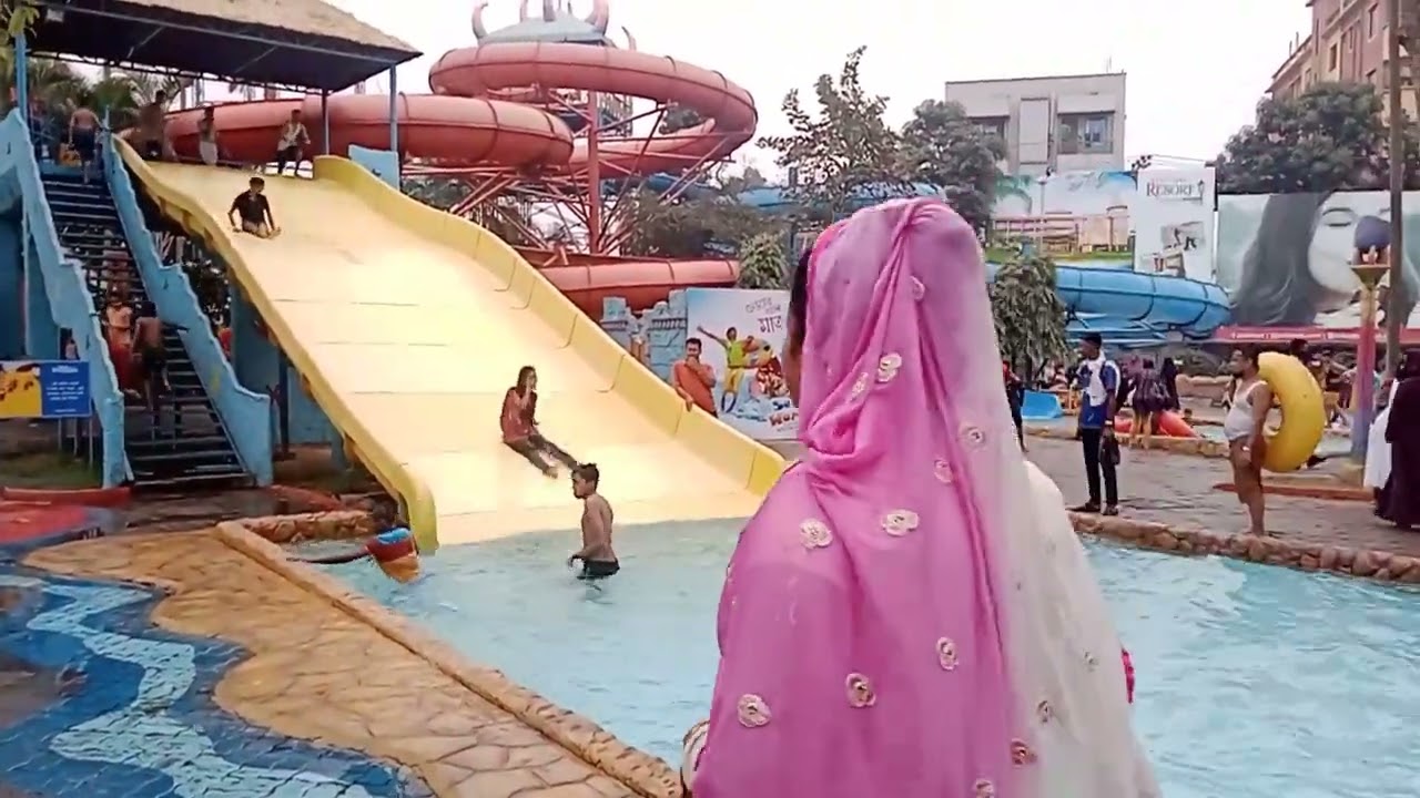 জামগড়া ফ্যান্টাসি কিংডমের ভিতরে এই খেলাটি।পানিতে এই খেলাটি খেলতে খুবই মজাদার। আমার বিনোদন সাতক্ষীরা