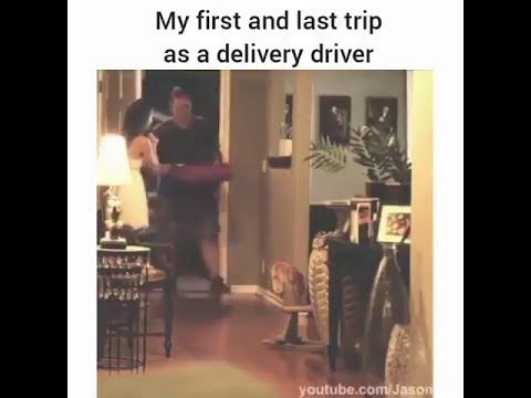 Pizza delivery guy pranked on. *FUNNY* - YouTube