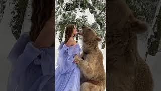 just a simple Russian girl)) #bear #russianbear #winter #бурыймедведь #brownbear