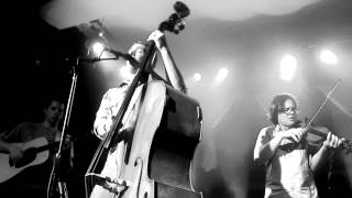 23 The Infamous Stringdusters 2014-04-18 Up On Cripple Creek