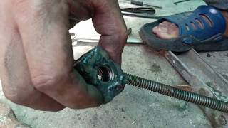 RETREADING A LOOSE TREAD SCISSOR JACK