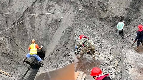 Video of decompression of 1,700-ton sand ship unloading phosphate ore | Satisfactory video