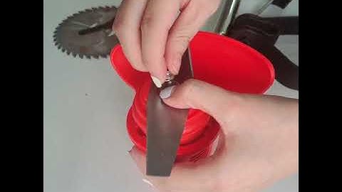 Hướng dẫn lắp máy cắt cỏ pin