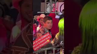 Alfredo Olivas borracho en carnaval en Jalisco