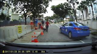 Details Kind passers-by stop to help elderly man who tripped and fell Guide