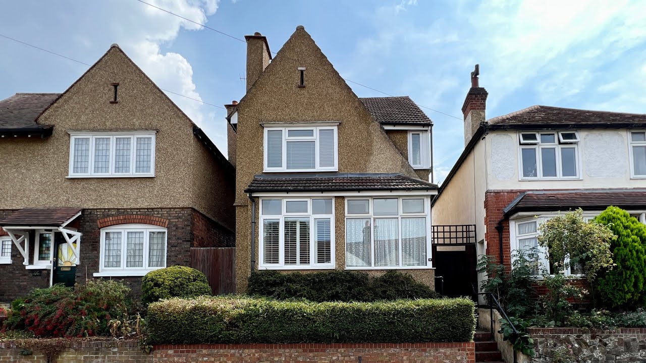 Wallace Crescent, Carshalton YouTube