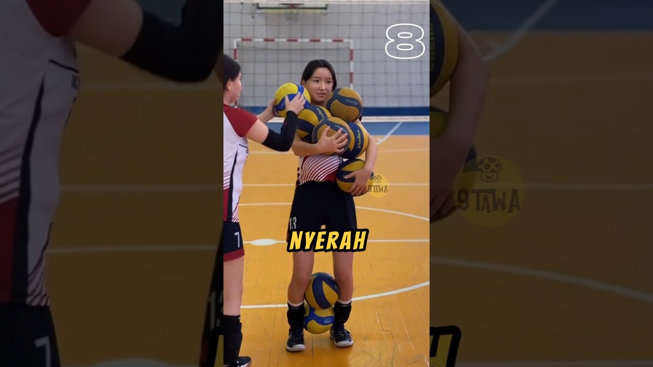 Berapa Banyak BOLA VOLI Yang Bisa DIPEGANG❓😲#lucu #olahraga #videoviral
