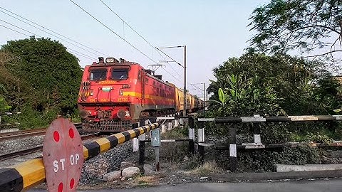 Furious Red Beast WAP-4 Loco Led Teesta Torsa Express Skip Between Railgate | Eastern Railways