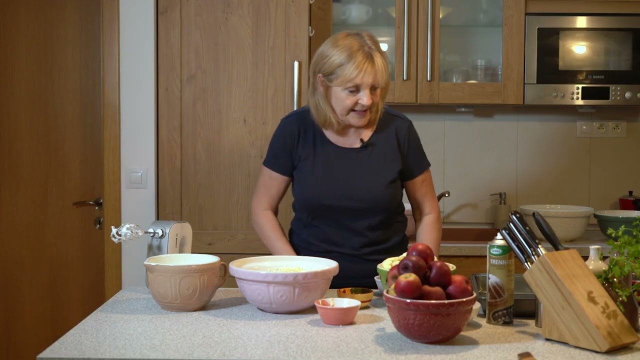 Jablkový koláč s tvarohom a krupicou | Zuzana Machová