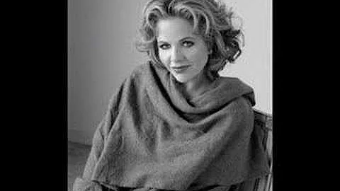 Renee Fleming sings Quando m'en Vo