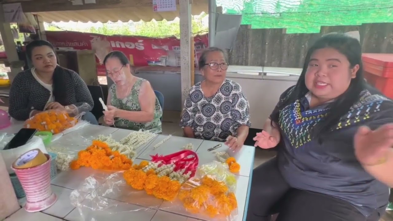 แหล่งเรียนรู้ชุมชน การร้อยมาลัย