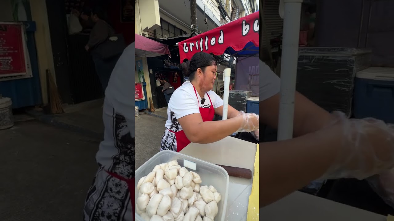 Piaya sa Sampaloc Manila 15 pesos lang lahging bagong luto.