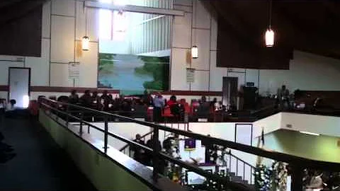 Darnell Maxwell sings and honors the late great Cl...