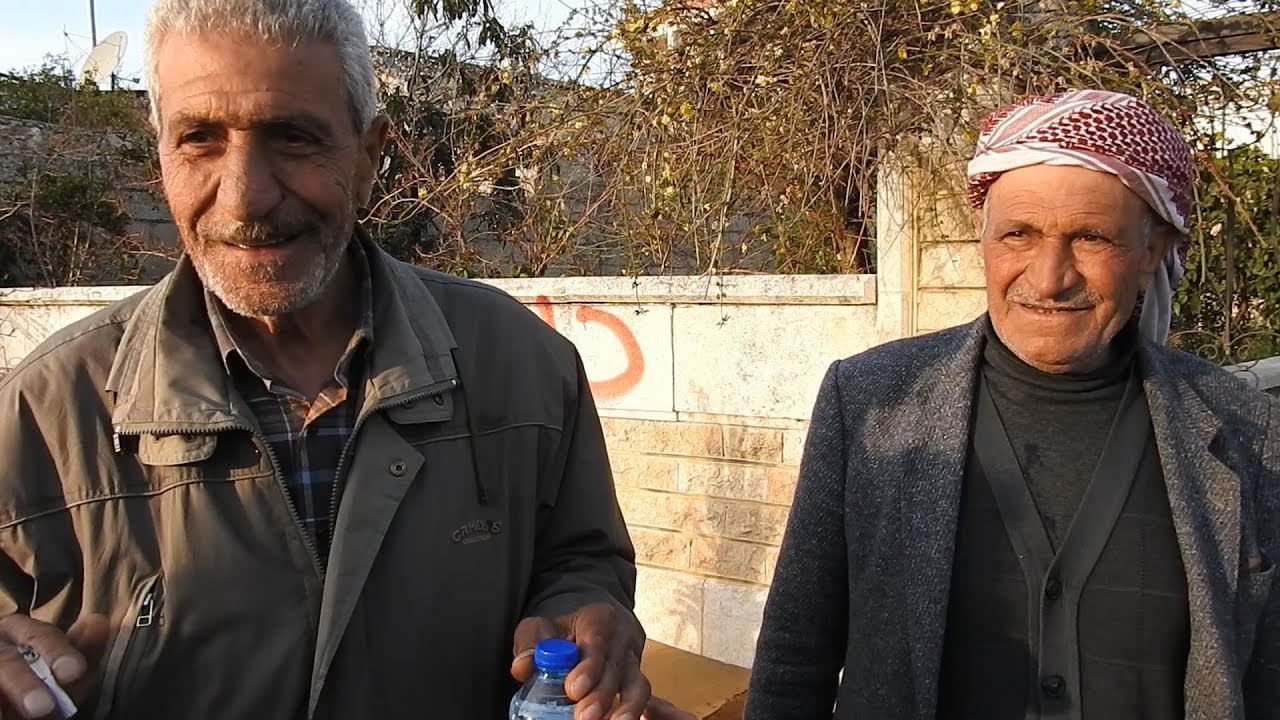 بعفوية.. مسنان من شران في عفرين يتحدثان عن ممارسات 