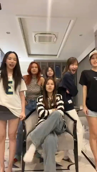 |anda /atom /pin /pam /praewa /scene|on TikTok funny moment 😂❤️ #thaigl #loveseniortheseries #cosmos