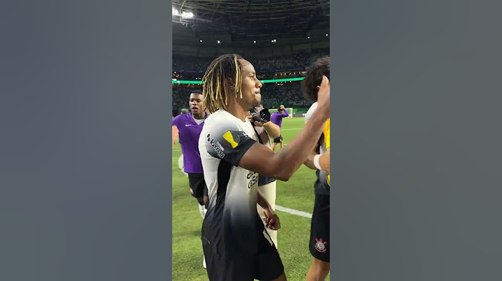 HUGO SOUZA FALANDO COM OS JOGADORES DO CORINTHIANS NA SAÍDA DE CAMPO! #shorts