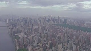 Air travelers from new york, jersey, connecticut and orleans have been
ordered to quarantine for two weeks once they land in texas.