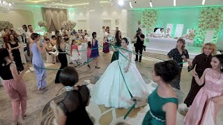 Очень Необычное Бросание Букета Невесты / Unusual Throwing Of The Bride's Bouquet (Prestige 2019)