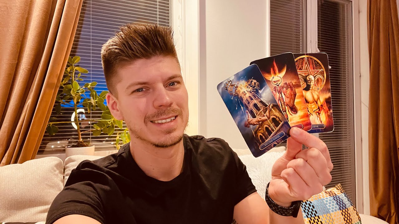 AQUARIUS ♒︎ Someone’s Been Dreaming About You Constantly Lately!! 😳♥️🤩 APRIL 2025