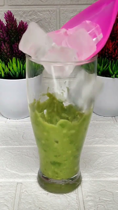Mudah banget bikin minuman alpukat kocok yang seger bener.