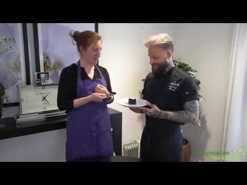 AWARD-WINNING vegan dysphagic CHOCOLATE CAKE!