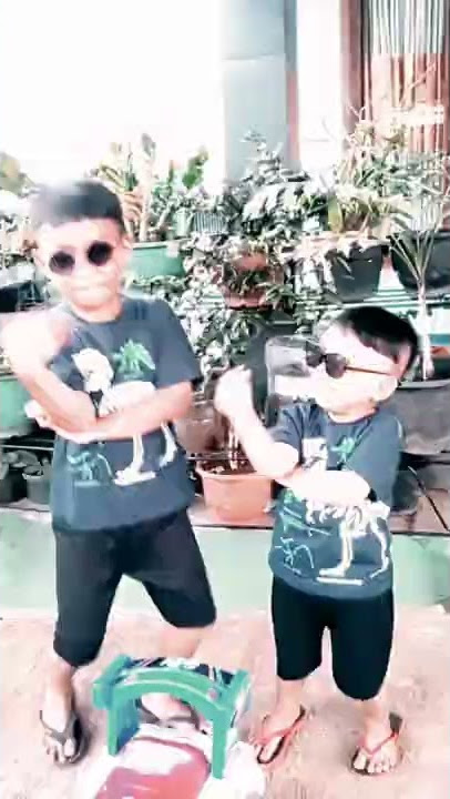 Dua Lalaki #trendtiktok #fyp #tiktok #beranda #sunda #jedagjedug
