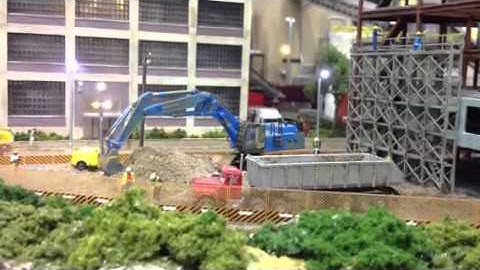 N scale working excavator