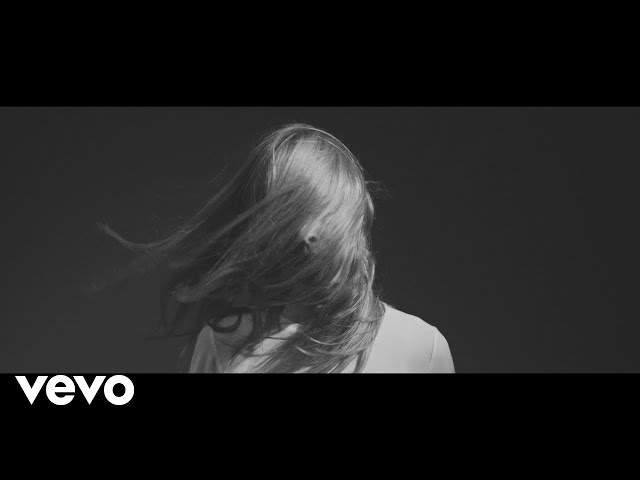 Lucy Rose - Treat Me Like A Woman