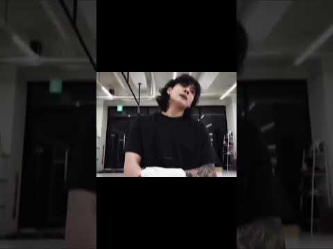 جونغكوك فتح بث وحقق كل احلام العصر للارمي  جين ستان