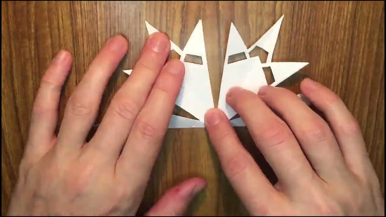 Cutting paper into a Goron Crest (Zelda) parammetrical