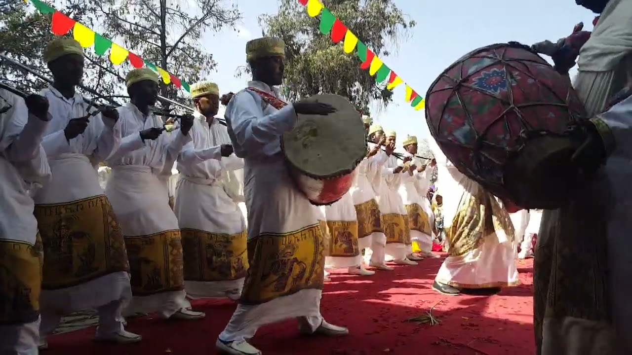የሀብሩ ቃለ የቅዱስ ዑራኤል ድንቅ አጫብር ወረብ Yehaberu kale yeKidus Urael achabir wereb