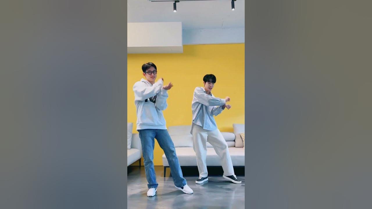 Jinyoung - Perfume Challenge with NCT Doyoung #GOT7 #Jinyoung #shorts #fyp