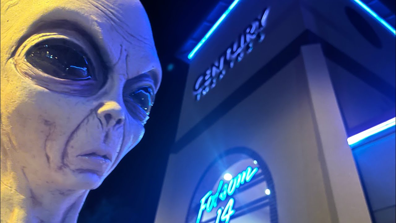 Distortions alien goes to the movies to watch Alien! - YouTube