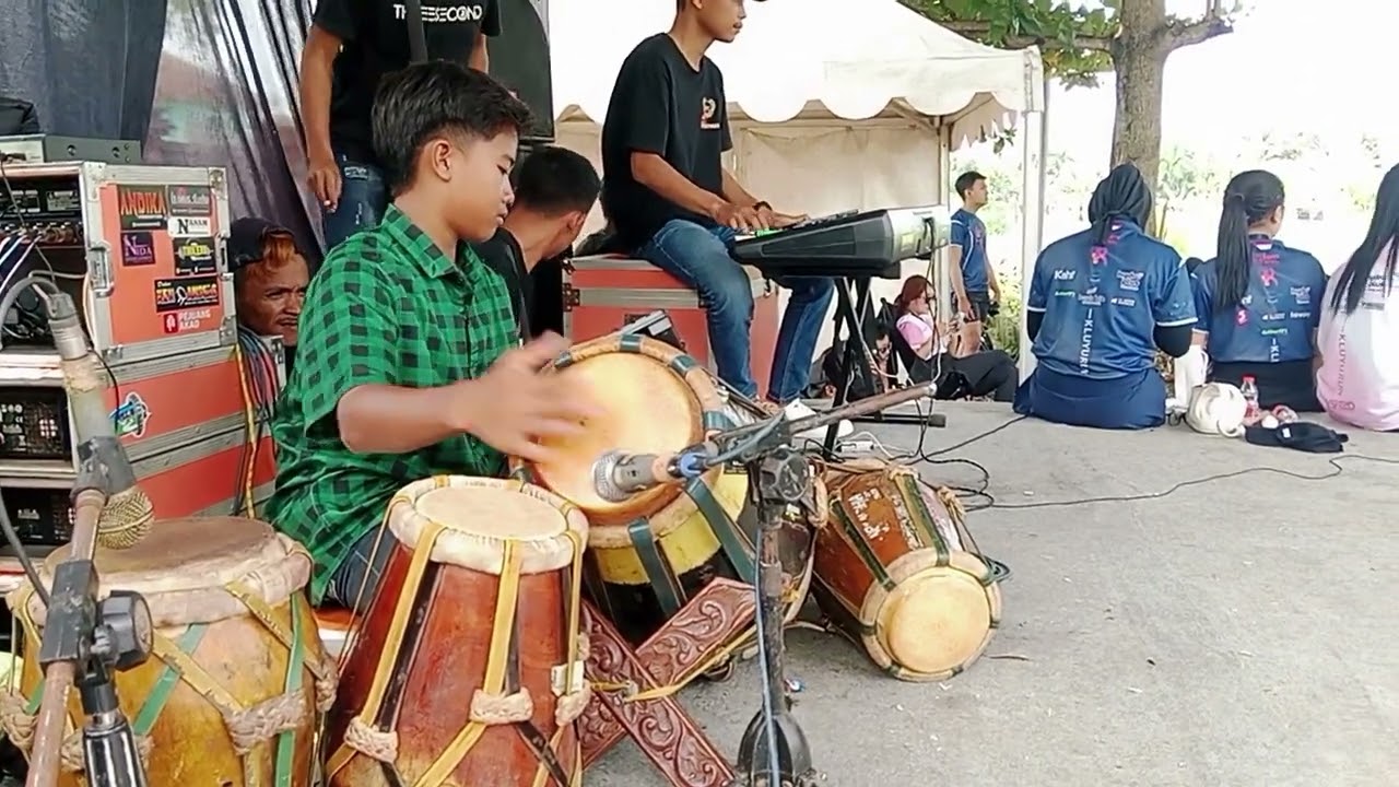 selendang biru*voc airin*dede kendangres cilik bersama chenell youtube dedi sahrudin