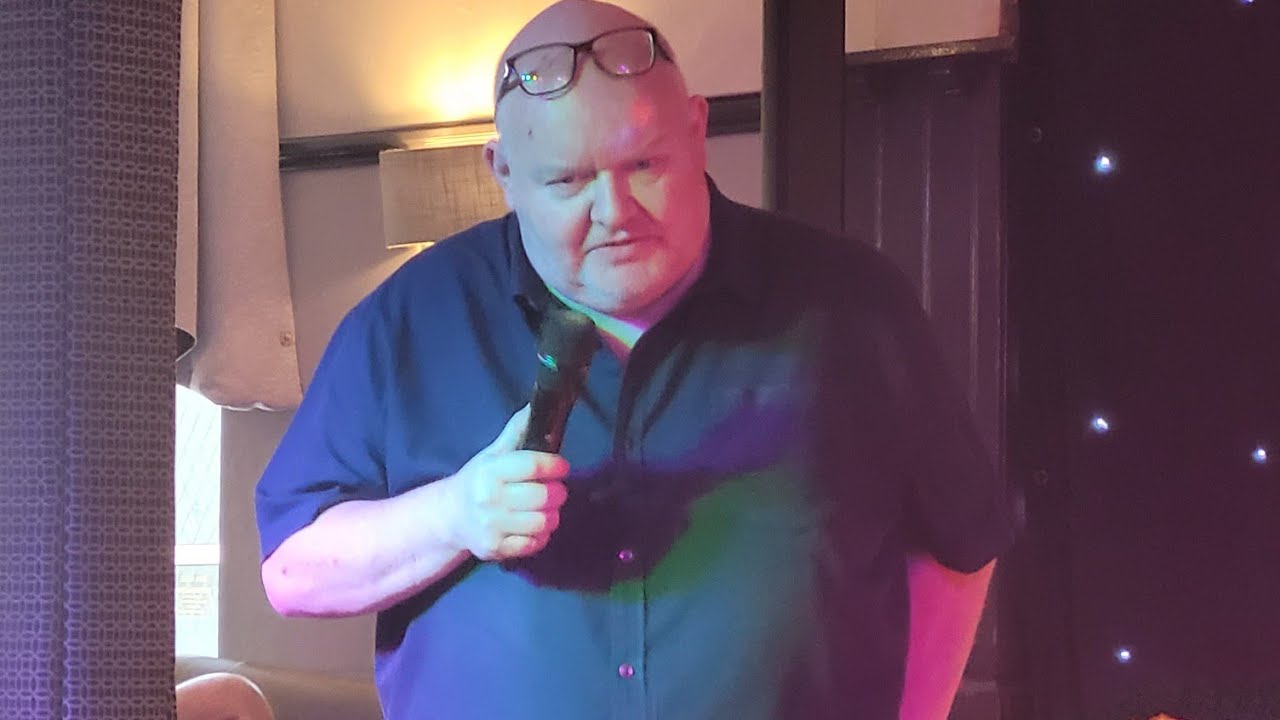 Ricky Lane in Ma Kellys Blackpool - YouTube