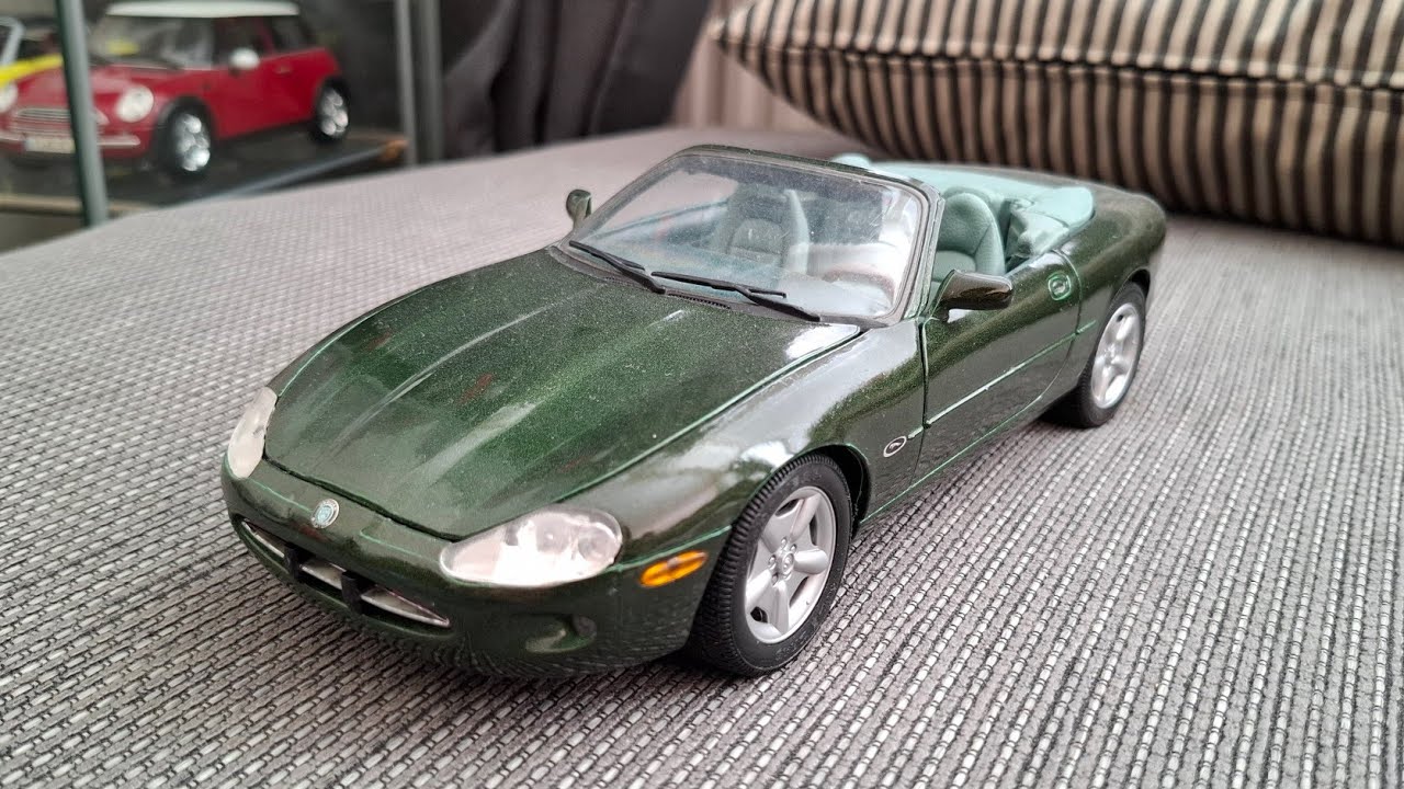 Jaguar XK8 (by Maisto) 1/18 Review. The dark green emerald! - YouTube