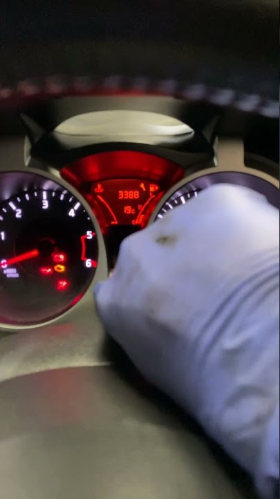 Sixty seconds Quick service reset | Nissan Juke 2012