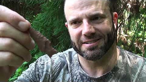 Junkyard Flintknapping: Making Arrowhead from Floor Tile (HD)