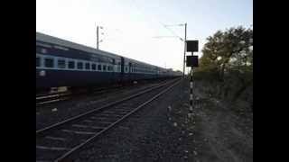 12967 Chennai-Jaipur Superfast crosses 12061 Habibganj-Jabalpur Janshatabdi