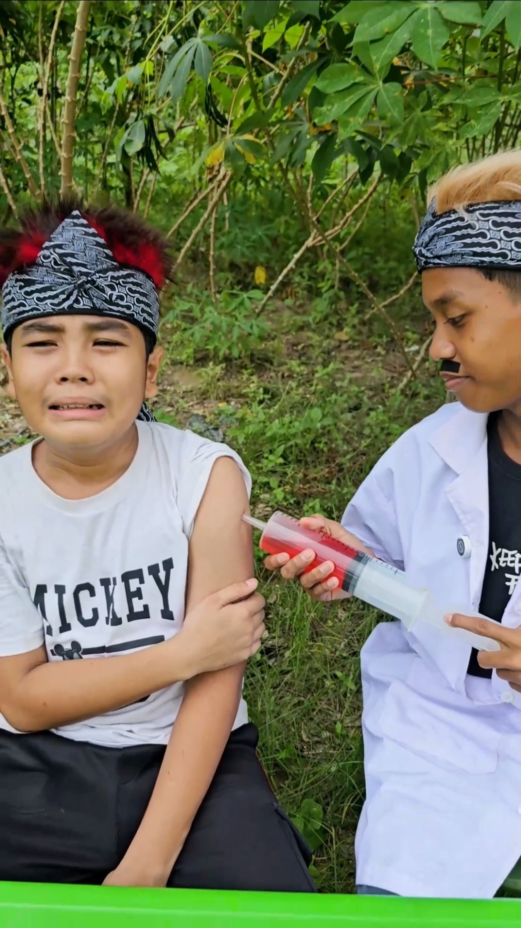 Dare to Fight Fear ❗ Funny Reaction When Being Injected by a Doctor ?