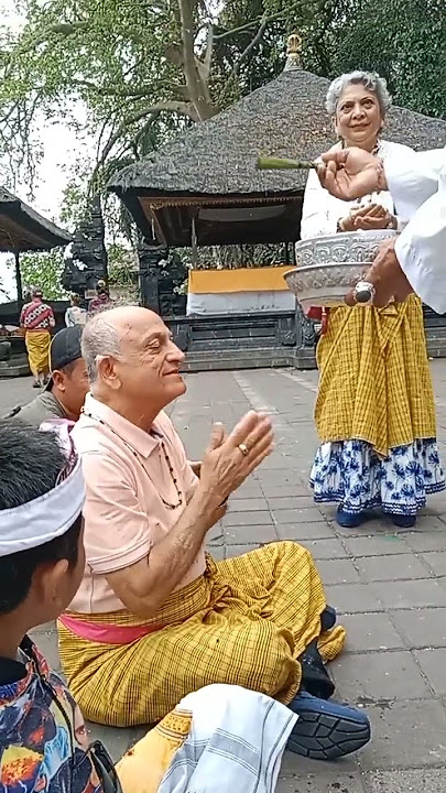 sembahyang tamu india, pura goa lawah#bali #hindu #agama #shorts #short #india